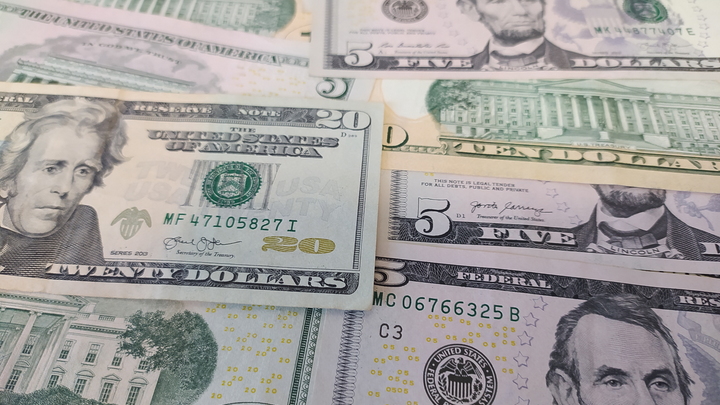 Зарплата в миллион. Долларов. Стало известно, где русские зарабатывают больше всего