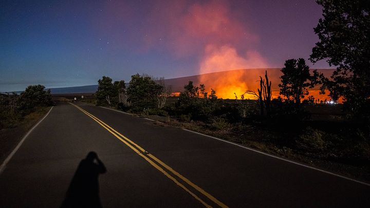 Люди гибли в огне, который расплавил металл - тайны и претензии к властям после пожара на Гавайях