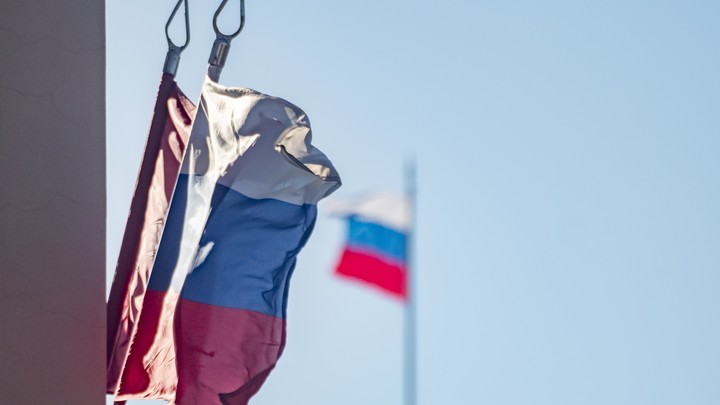 Флаг России демонстративно спустили на чемпионате мира по хоккею