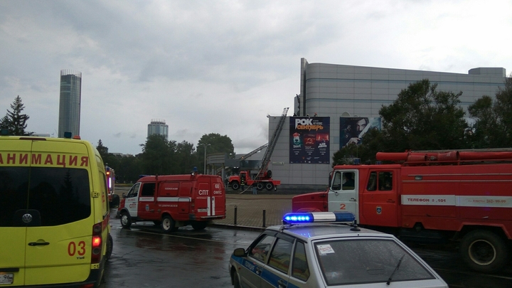 В центре Нижнего Новгорода сгорели два автомобиля