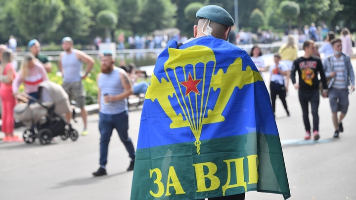 Гуляния не запланированы, но...: В Парк Горького стянули полицию и Росгвардию