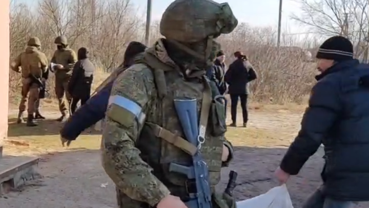 В Минобороны объяснили перегруппировку по двум направлениям на Украине