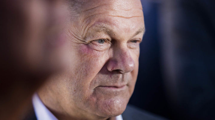 Рогов в пику Шольцу: Жителям Запорожья следует поднять вопрос деоккупации ГДР