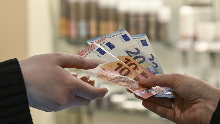 Не в деньгах счастье: ученые выяснили, можно ли быть счастливым, не имея высокого дохода