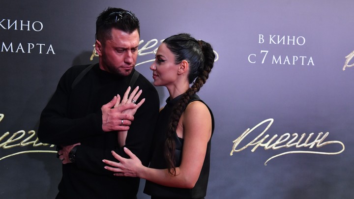 В ожидании чуда? Жену Павла Прилучного заподозрили в новой беременности