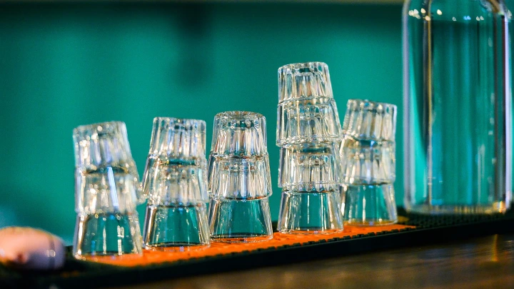 В Перми закрыли бар, на заборе которого умерла девушка