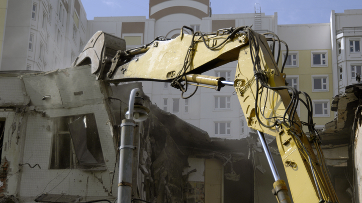 Жильцов готовятся выселять из квартир по всей России