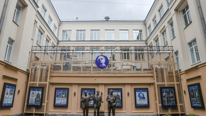 В течение двух суток две актрисы театра Вахтангова обратились за медицинской помощью