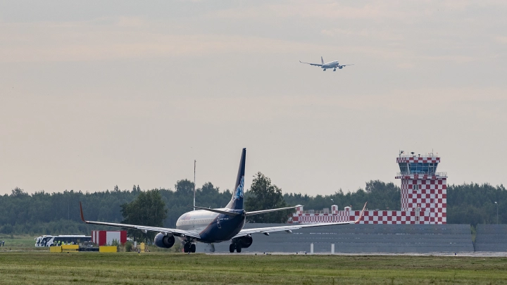 Ограничения на полеты ввели в четырех аэропортах России