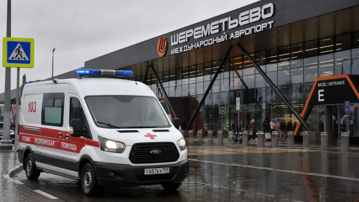 Женщина в Шереметьево родила в туалете, избавилась от ребёнка и умерла