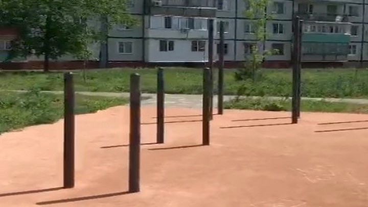 Вандалы разграбили новую спортивную площадку в Шахтах