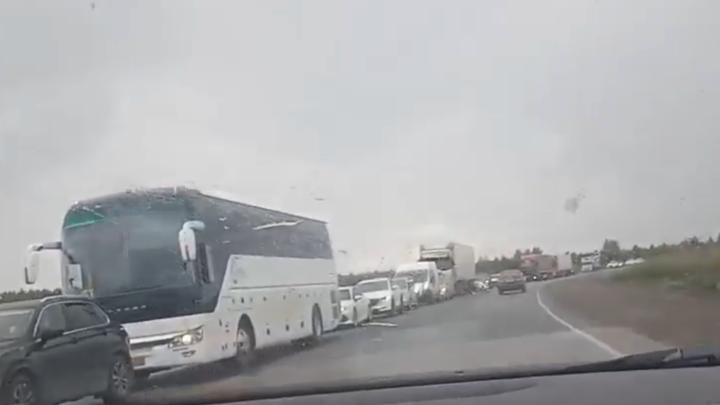 Пробка длиной в 17 километров: на трассе М-5 Урал серьёзные затруднения в движении