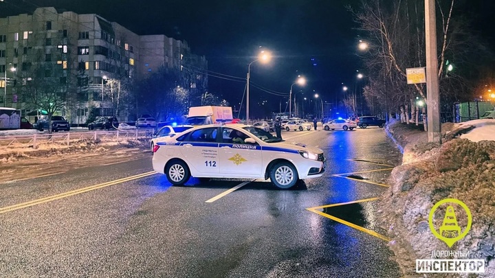 Дорогу у поликлиники в Петербурге перекрывали из-за пищащей сумки