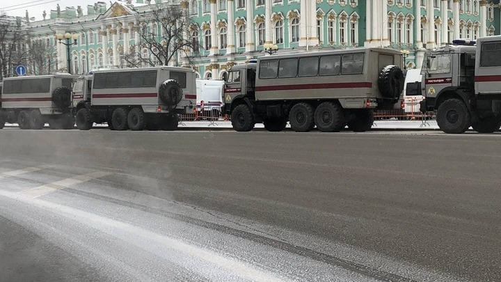 Петербуржцы обеспокоились новыми усилениями мер безопасности в центре города. В МВД опровергли