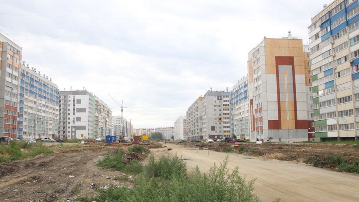 В челябинском микрорайоне строят дорогу. Власти назвали сроки