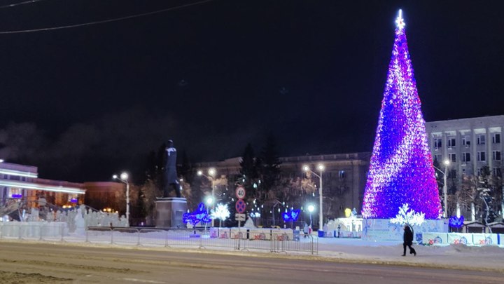 Власти Кемерова проверили и отремонтировали электрокоробы на площади Советов