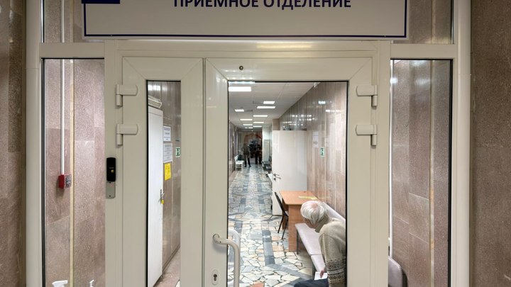 Перелом двух позвонков: в Новосибирске школьники избили 12-летнего одноклассника