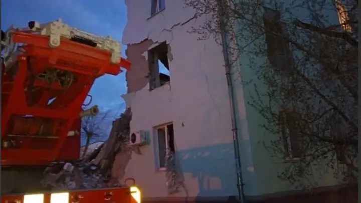 Обрушение дома в Сызрани 22 апреля 2026 года: подробности и число пострадавших