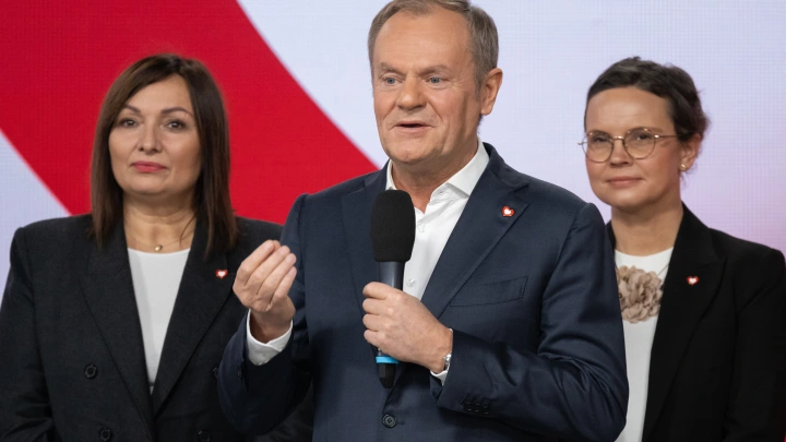 Кто ссорит Киев и Варшаву: Волынская резня не при чём? Туск снова нашёл русский след