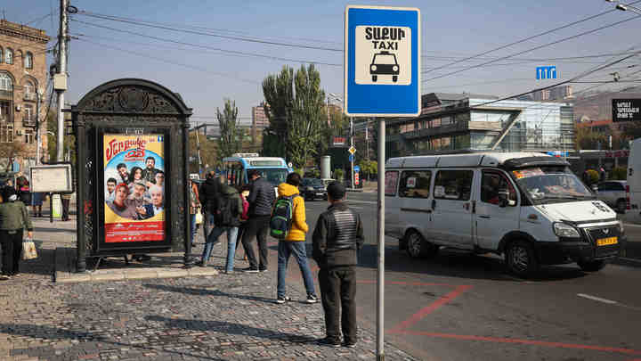 В Ереване водители автобусов объявили забастовку: Известна причина