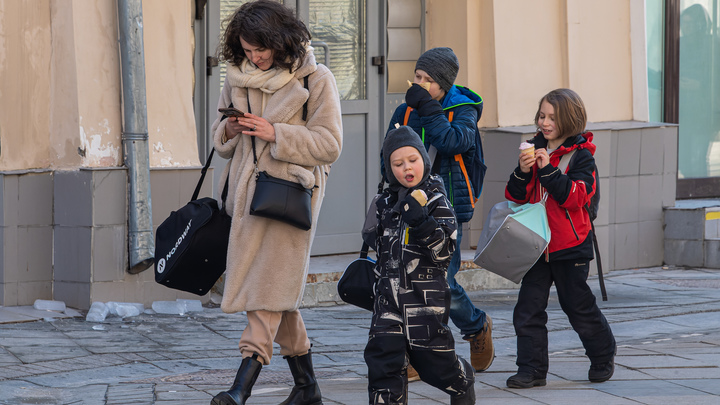 С 1 мая в Подмосковье можно будет оформить новую выплату на детей от 8 до 17 лет