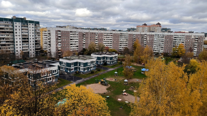 В Петербурге из-за сильного ветра объявят “жёлтый” уровень опасности