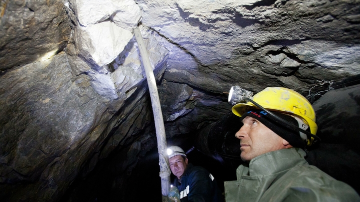 Обрушение в шахте Приамурья. 13 человек под завалами 12 часов: Что известно о ЧС к этому времени?