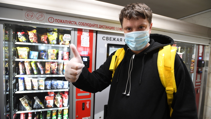 Более бессмысленного действия не вижу: Мясников разоблачил бесполезность перчаток при пандемии