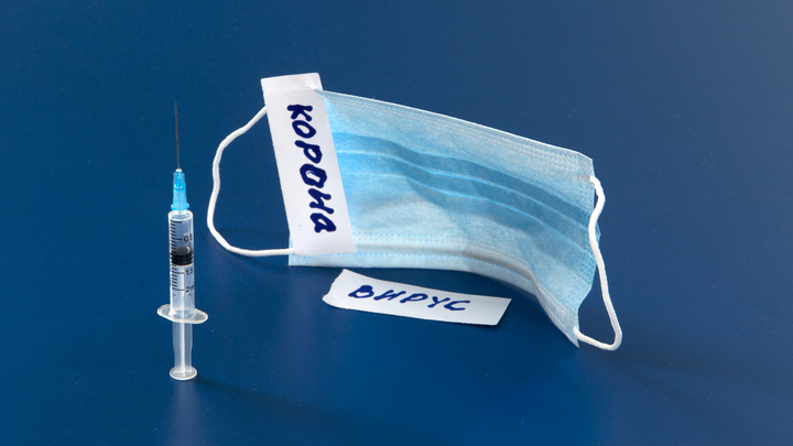 Губернатор с улыбкой рассказал о хитрости против омикрона: Ты ему раз - QR-код