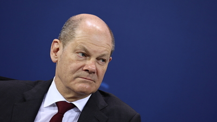 Politico рассказала о колебаниях Шольца: На кону - 100 танков для Киева