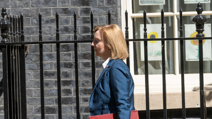 Лиз Трасс снова оказалась в неудобном положении: Сдала план по Украине