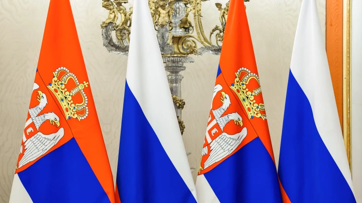 Белград всё больше прогибается под Запад. Почему переобулись сербские братушки?