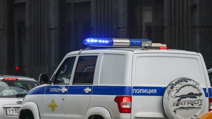 На Кубани полиция ищет нарисовавших на дорожных знаках запрещённую символику вандалов