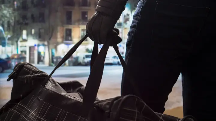 Потенциальный террорист выдал себя поведением: В багажнике его авто нашли бомбу