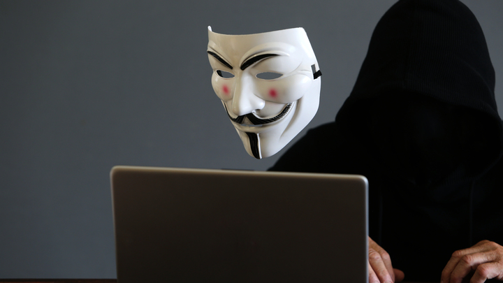 Хакеры будут взламывать умный дом. Аналитики перечислили главные IT-угрозы 2025 года