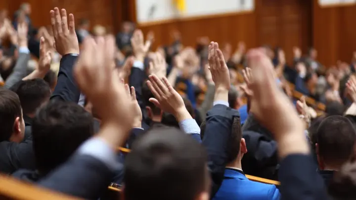 В Госдуме прозвучало высказывание дня про дураков. Было смешно, но на самом деле грустно