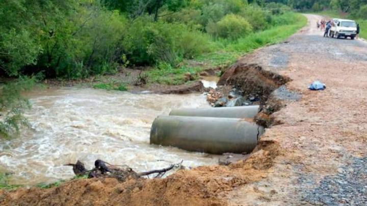 В Приморье найдены тела двоих детей, которых затянуло в трубу во время потопа