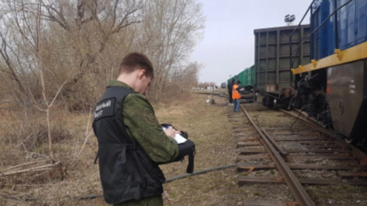 На железной дороге в Челябинской области сошли с рельсов два грузовых поезда