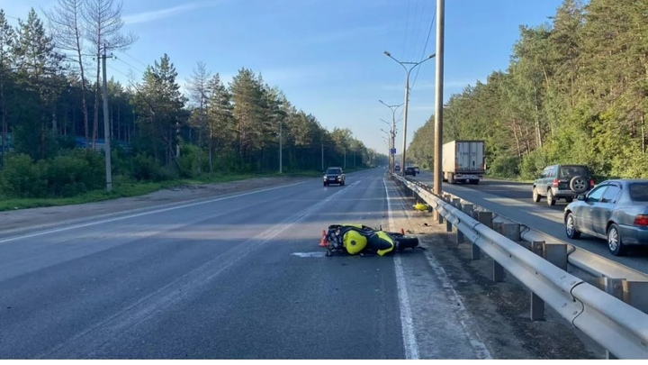 В Новосибирске мужчина пострадал в ДТП с мотоциклом