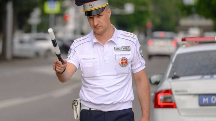 Из-за аварии на М4-ДОН в Кореновском районе собралась километровая пробка