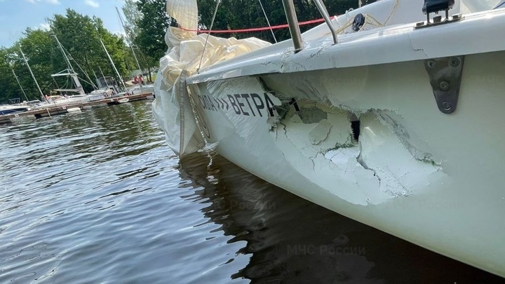 Два человека пострадали во время столкновения гидроцикла и яхты в Мытищах