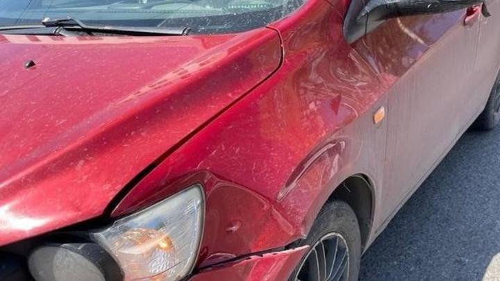 В Ростове-на-Дону автомобилист на иномарке сбил 12-летнюю школьницу