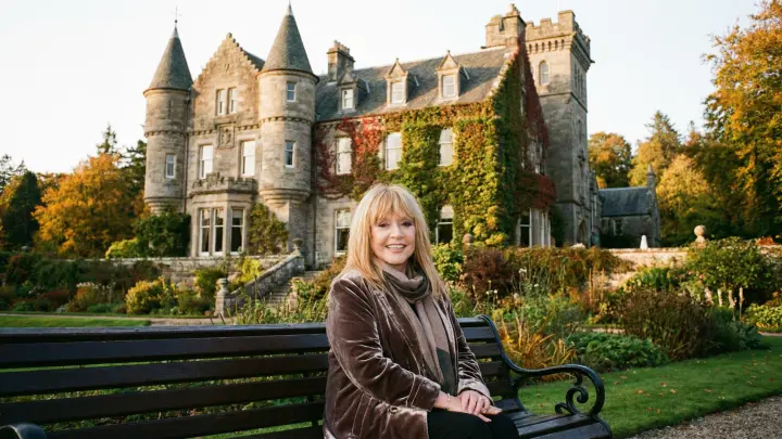 Замок Пугачёвой в Подмосковье обходится ей в миллион рублей ежемесячно