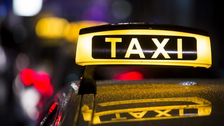 Морозным утром 28 ноября в Новосибирске вдвое выросли цены на такси