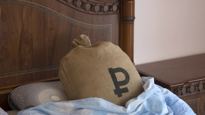 Семейный подряд депутата. Случайность? Может, и так, но факты очень интересные