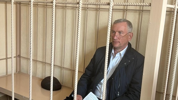 В Новосибирске Алексей Джулай заявил о готовности достроить дома в Плющихинском жилмассиве