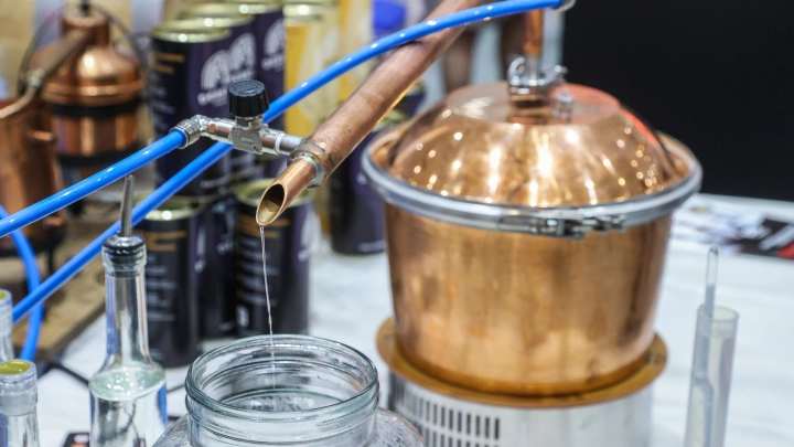 Врач-гастроэнтеролог Неронов: Самогон грозит слепотой