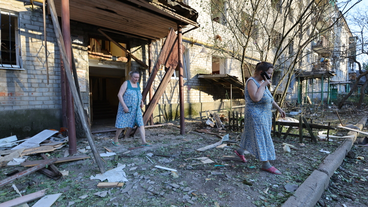 Донецк выжигают люстрами: Очевидцы сняли на видео военное преступление ВСУ