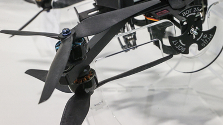 Минобороны: провизию и боеприпасы для военных стали доставлять с помощью дронов