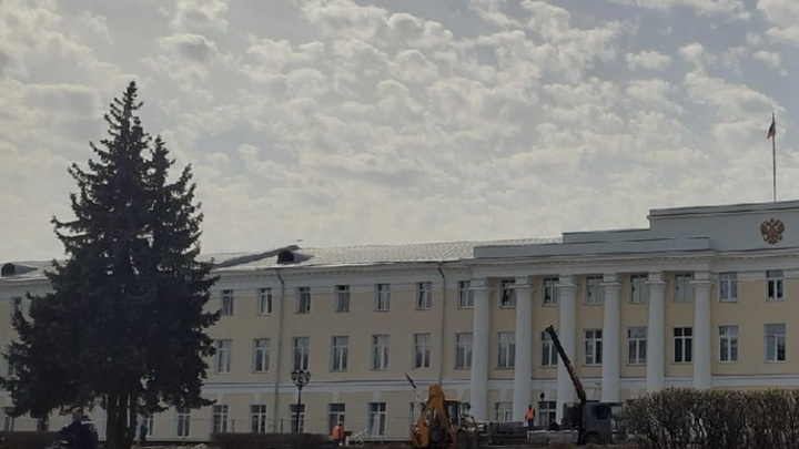 Депутат нижегородского Заксобрания уволил своего эпатажного помощника после погрома в медцентре